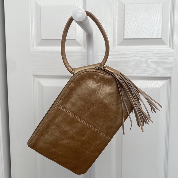 HOBO Gold Clutch with Wristlet - Picture 3 of 6